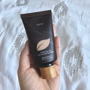 Tarte Amazonian Clay Foundation in Light Neutral